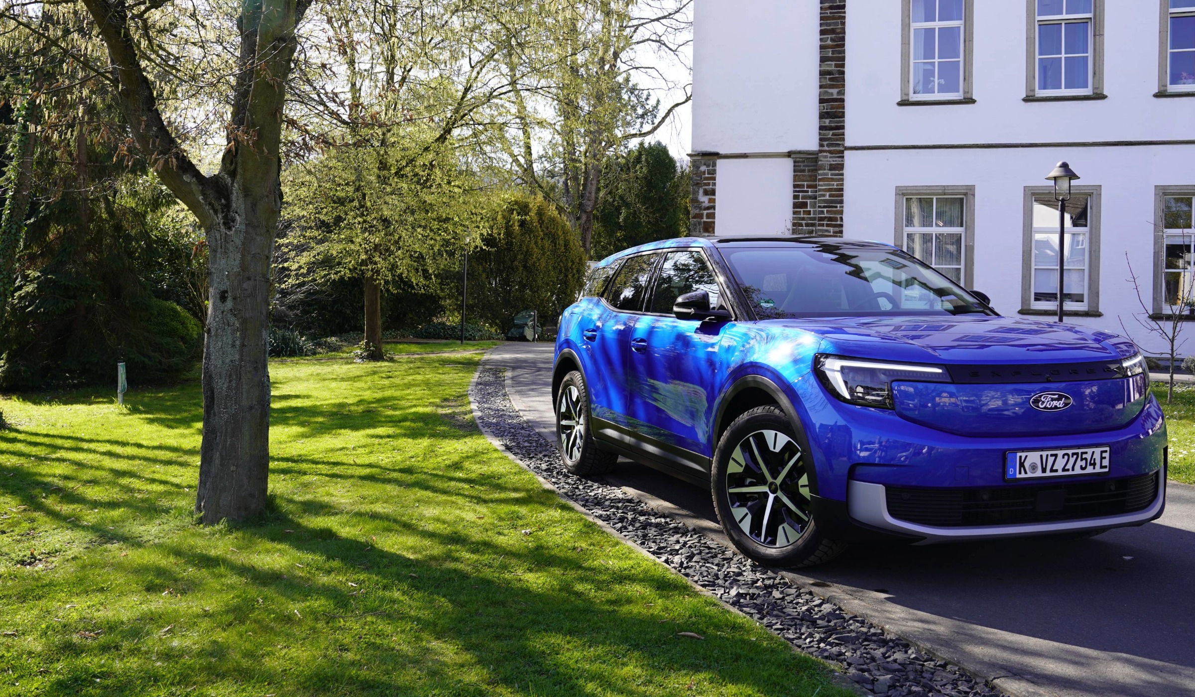 Ford Explorer Premium RWD Extended Range